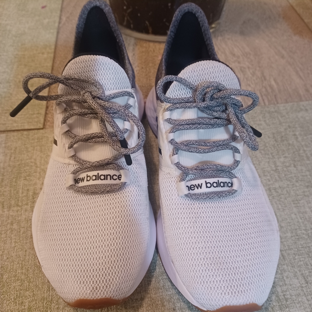 Womens New Balance Roav sneakers